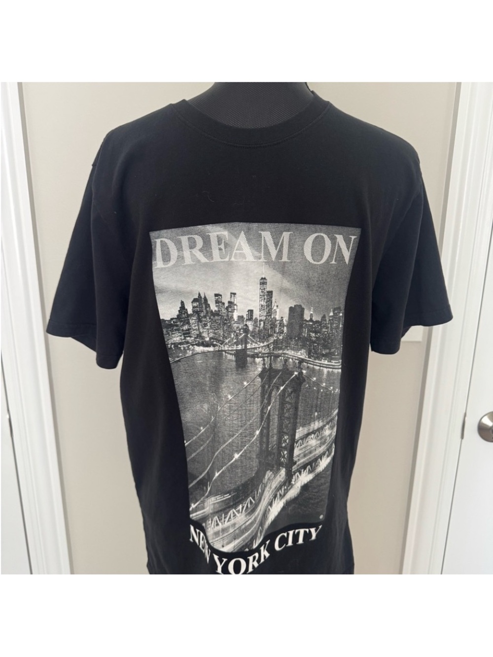 Eternal Brothers Men’s Dream On New York City Graphic Tee - Black L